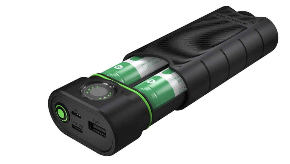 Power Bank with Replaceable Battery: Extended Power On-the-Go