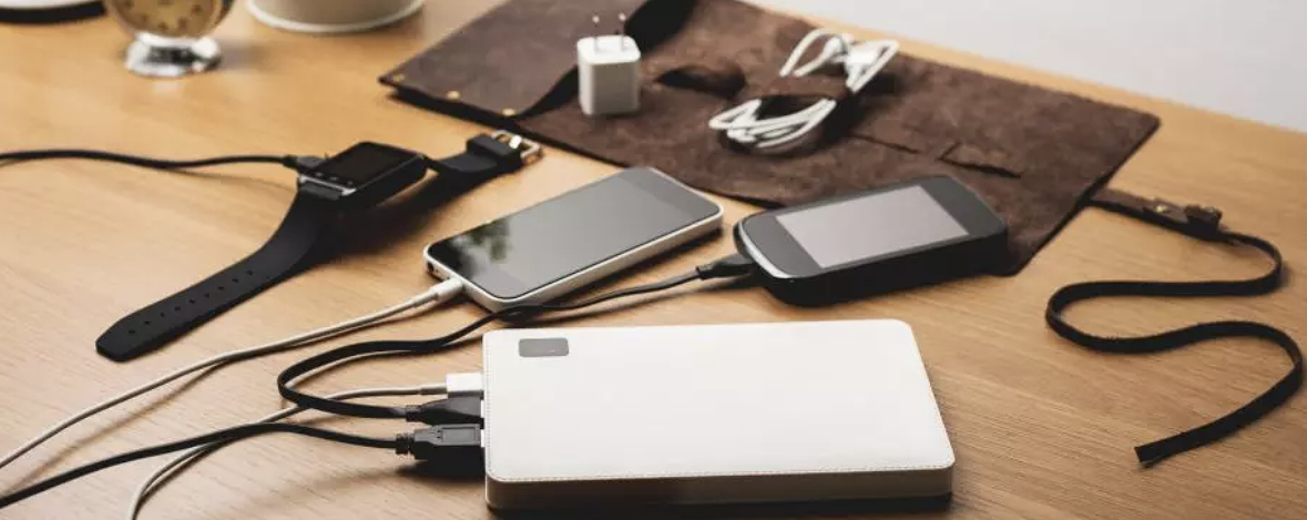 How to Use a Power Bank: Power Bank Safety Tips