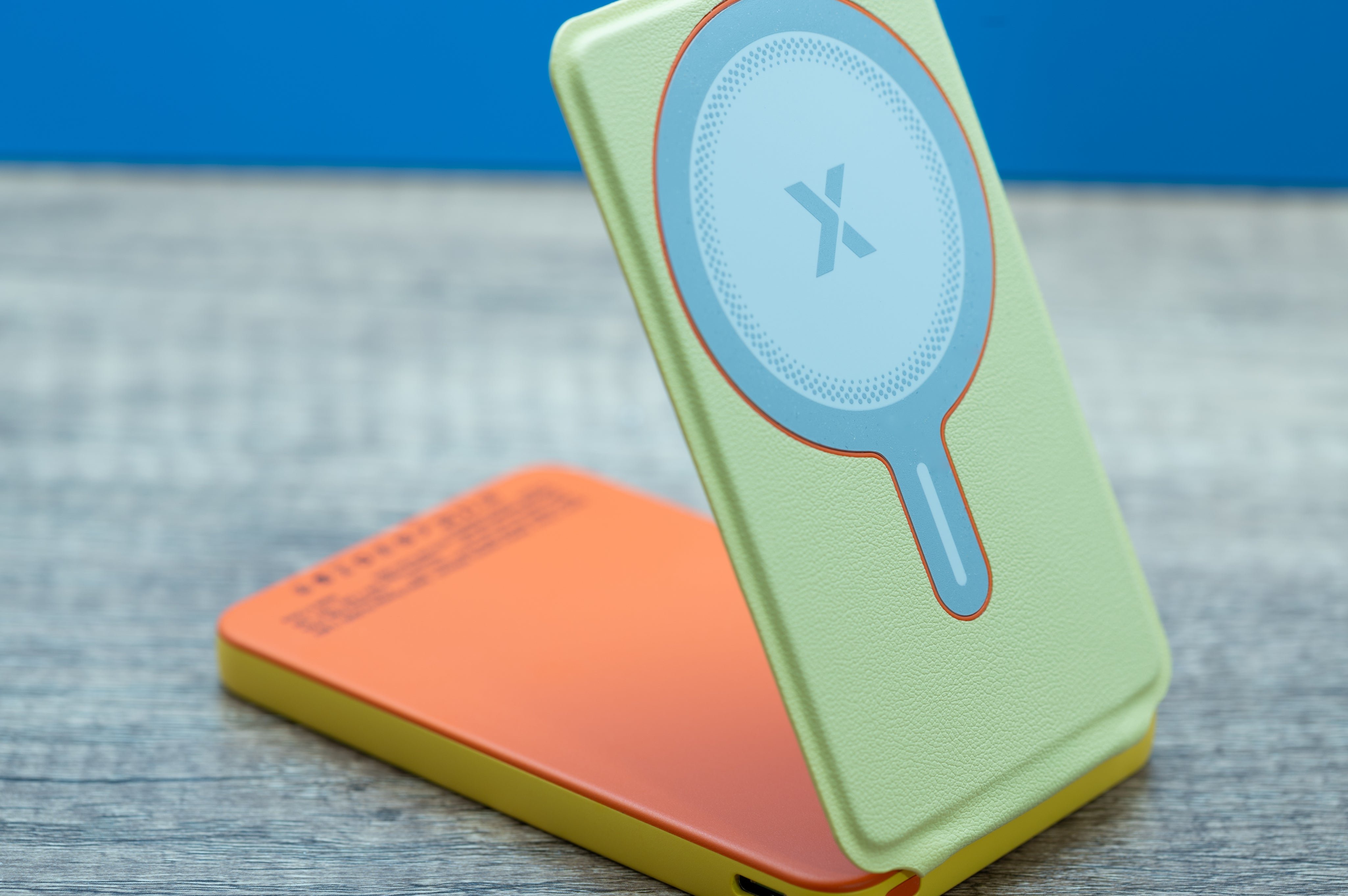 XYZtech X Stand Wireless Power Bank - 5000mAh